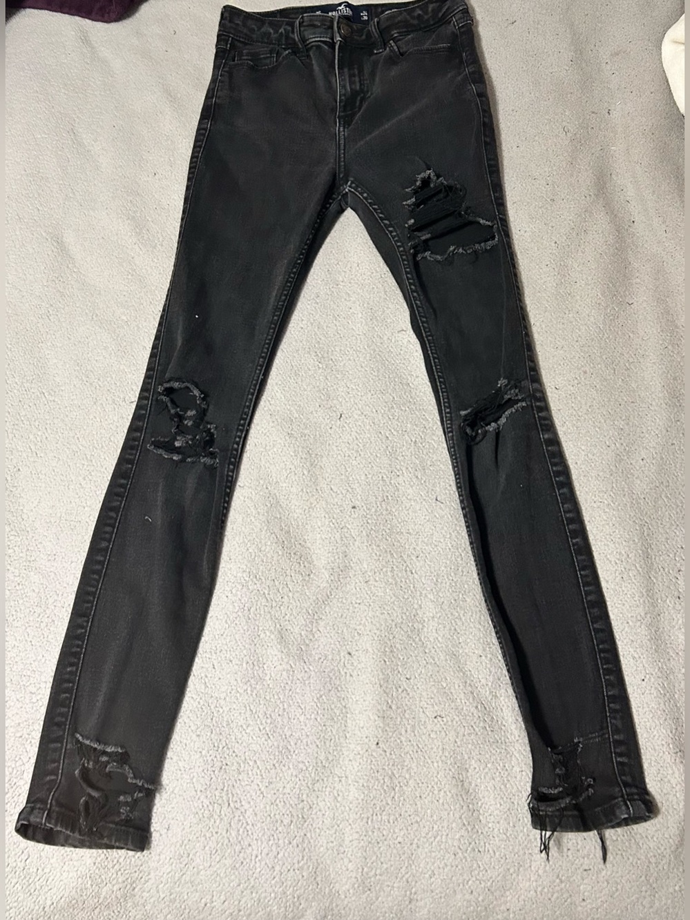 Hollister Super High Rise Black Heavily Ripped Skinny Jean-Size-0S